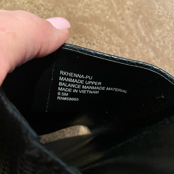 Women’s Black Textured Slide Sandals New Size 9.5 vegan Nordstrom Rack - Picture 6 of 10